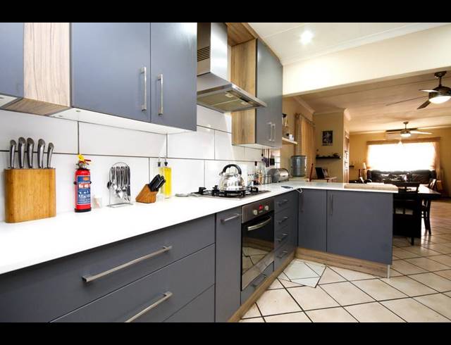 3 BEDROOM TOWNHOUSE FOR SALE IN ELDORAIGNE